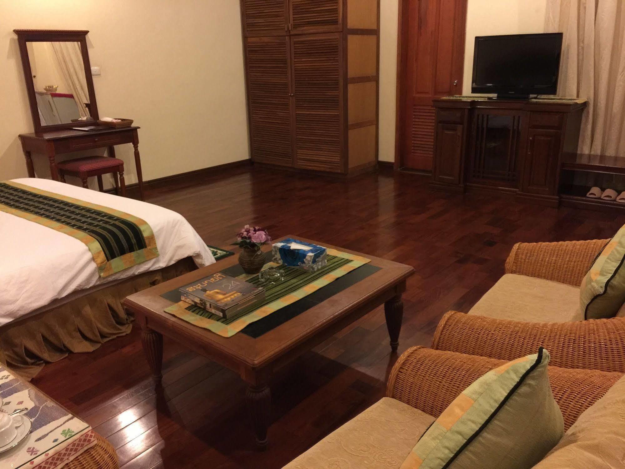 Champasak Palace Hotel Pakse Esterno foto