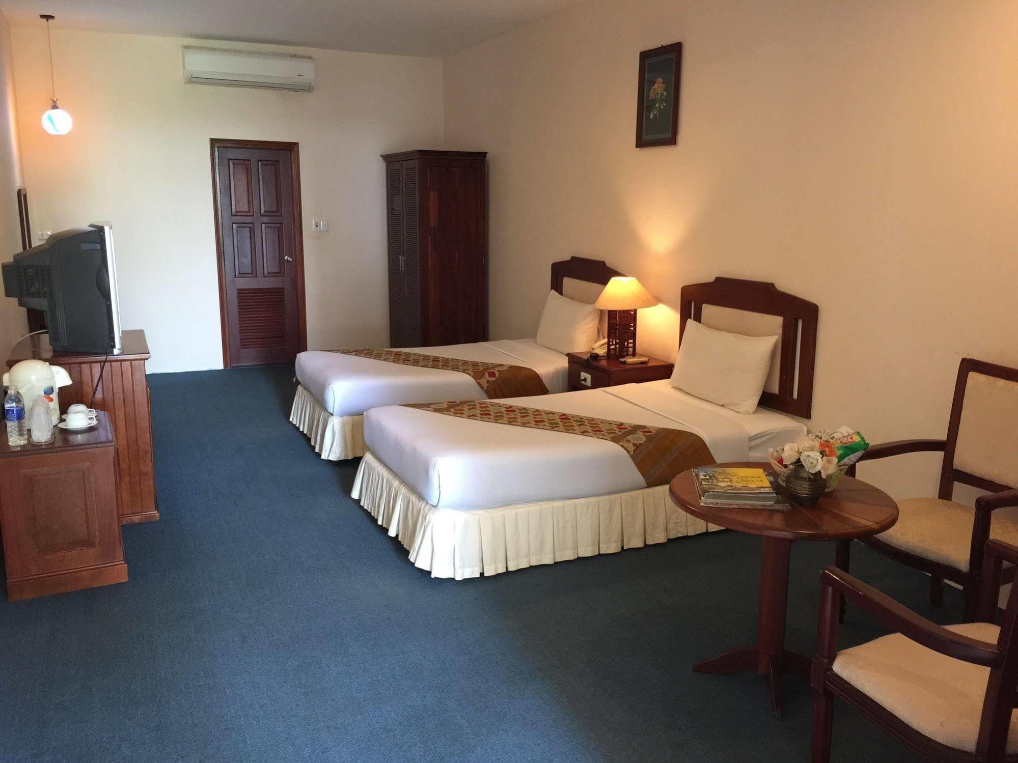 Champasak Palace Hotel Pakse Esterno foto