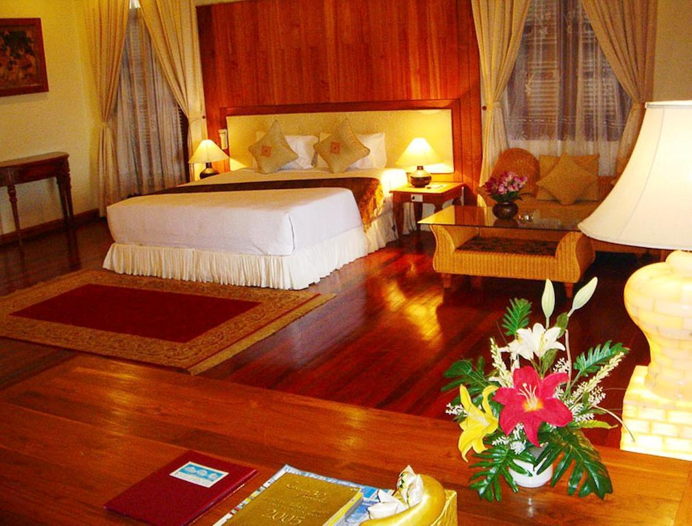 Champasak Palace Hotel Pakse Esterno foto