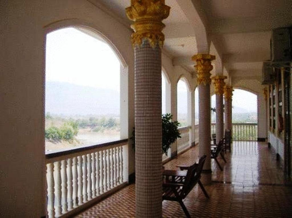 Champasak Palace Hotel Pakse Esterno foto